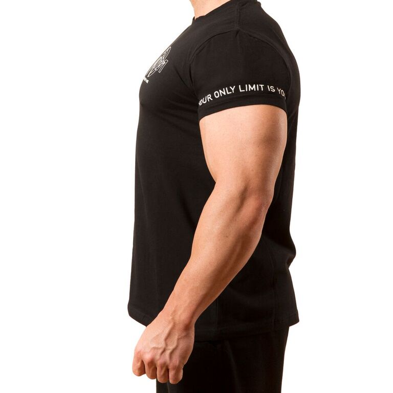ESSENTIAL SHORT SLEEVED T SHIRT - BLACK